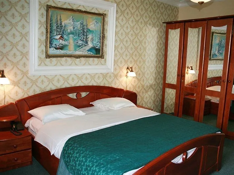 Bucharest Comfort Suites Hotel 4*,
