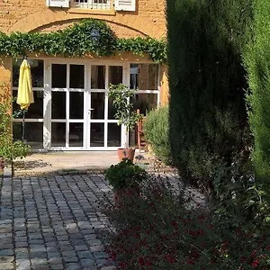 Le Clos Des Pierres Dorées Couette-café Theize