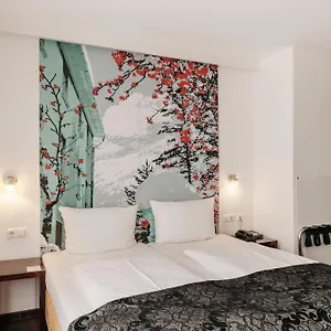 Helvetia Center 3* München
