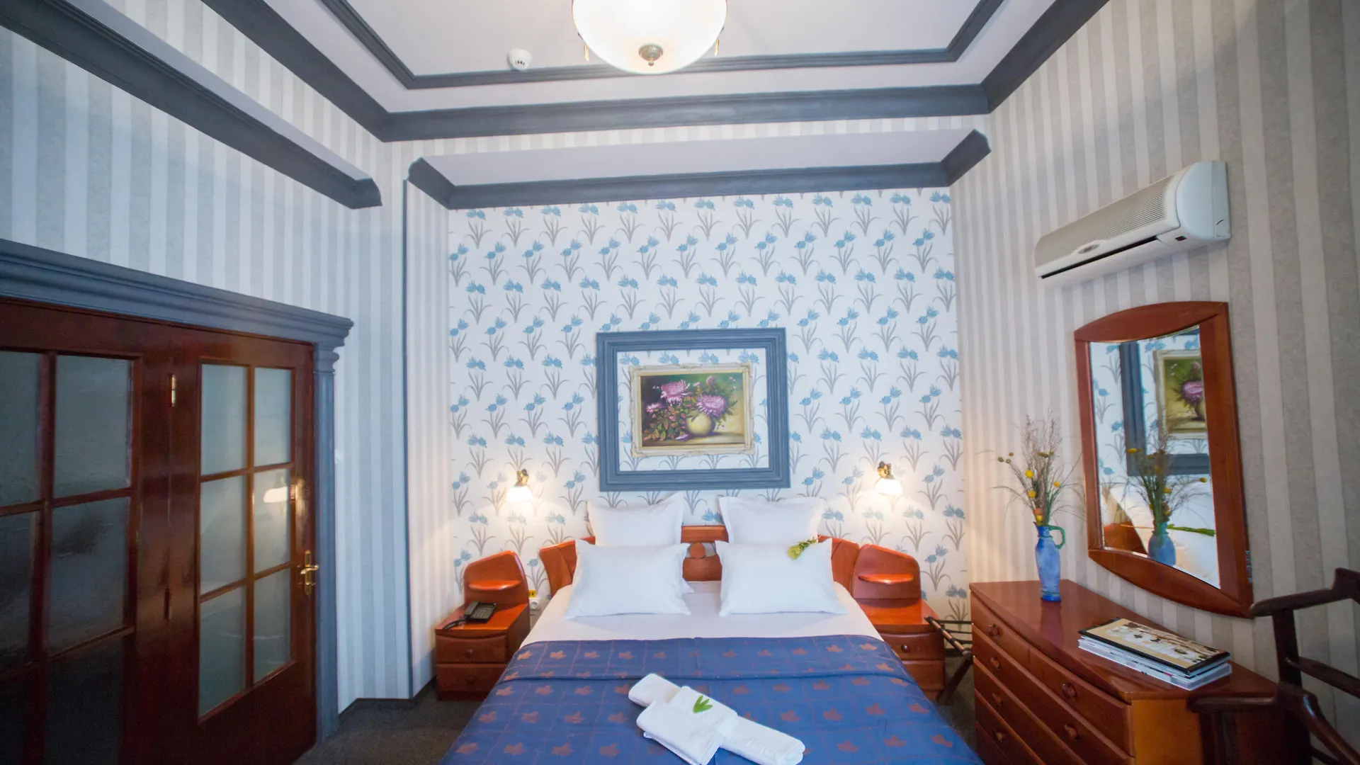 Bucharest Comfort Suites Hotel