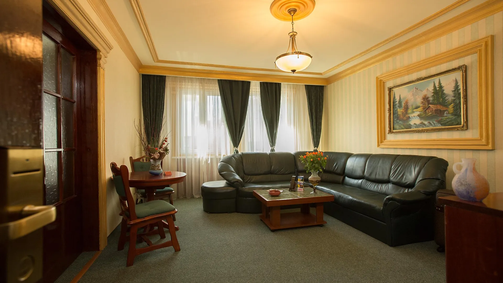 Bucharest Comfort Suites Hotel