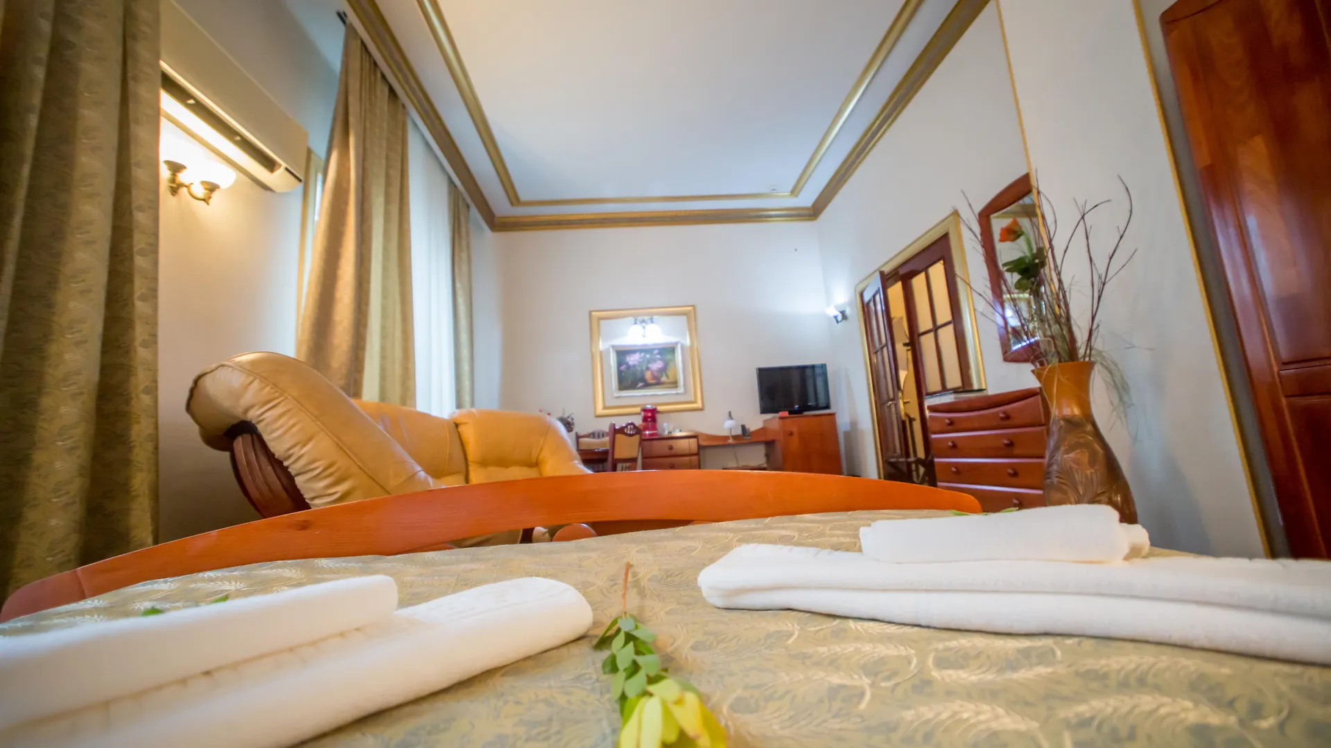 Bucharest Comfort Suites Hotel