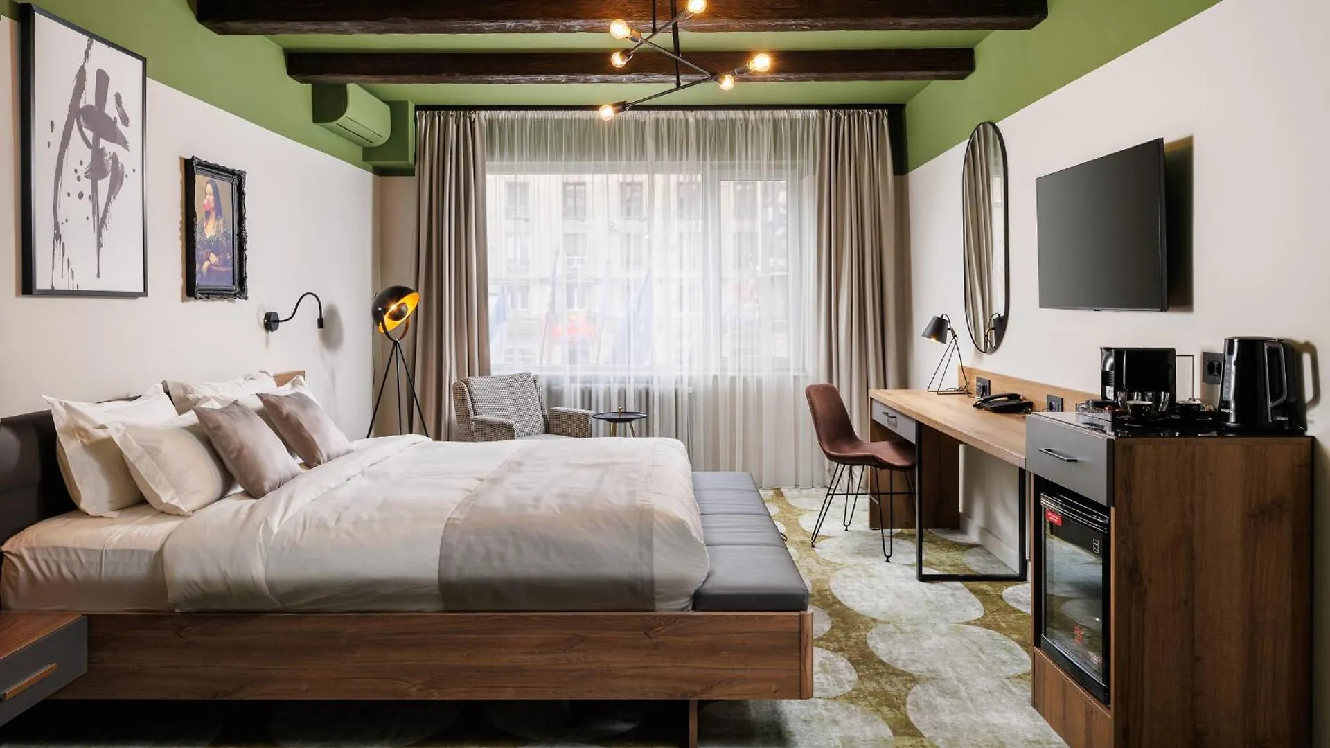 Bucharest Comfort Suites Hotel