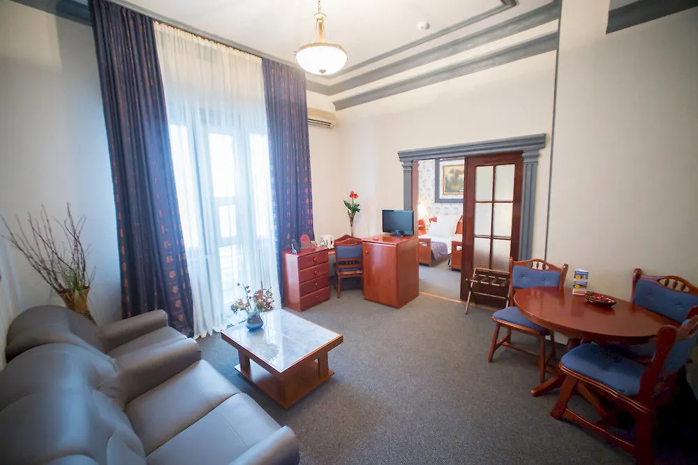 Bucharest Comfort Suites Hotel